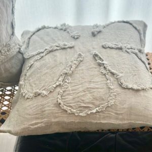 Linne kuddvar med blomma GRÅ