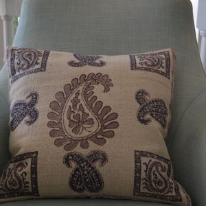 Grovt kuddfodral Paisley natur blått